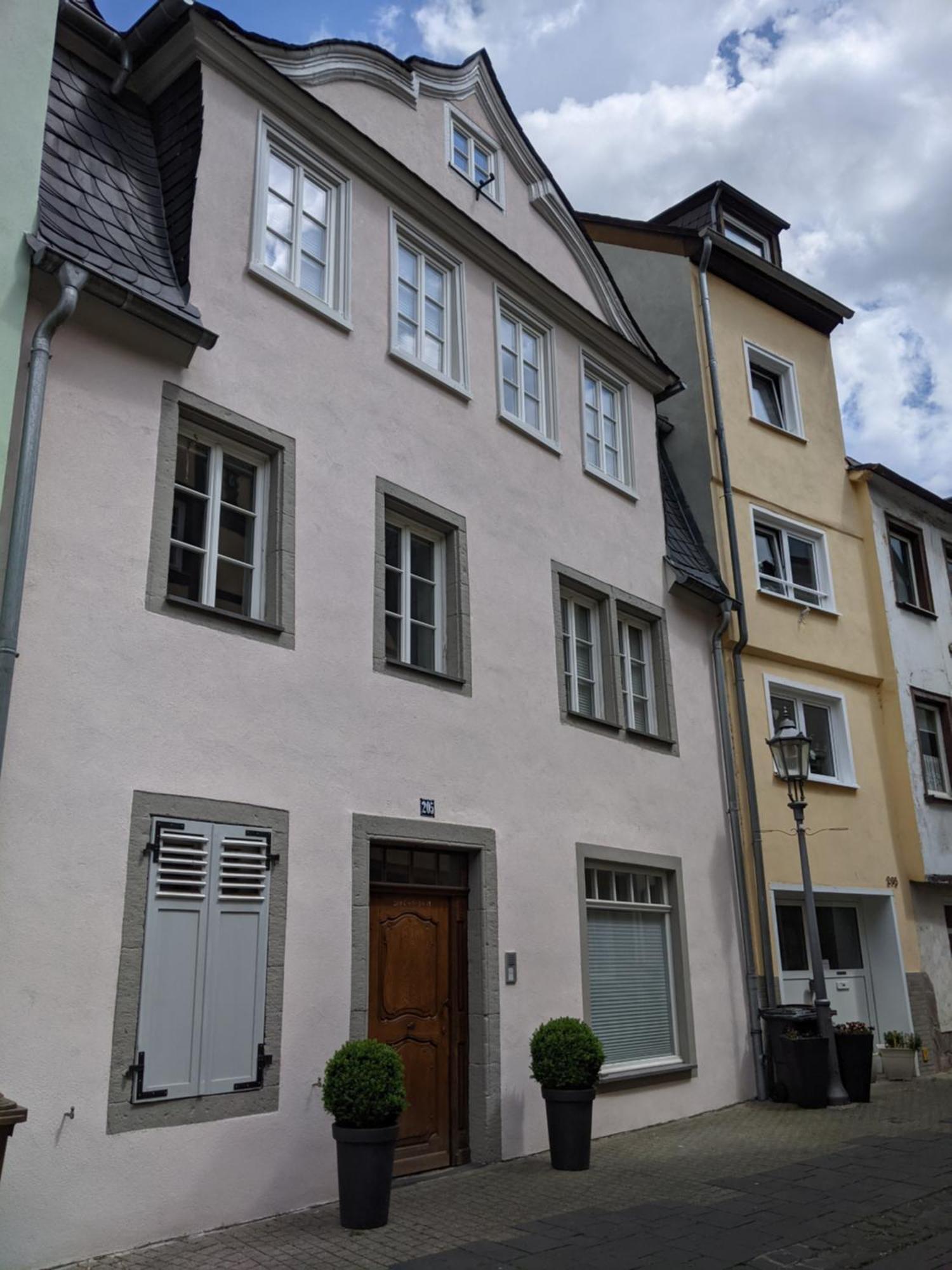 Iii Rhein Charme Gemuetlichkeit, Style & Geschichte Bei Katrin Und Familie Iii